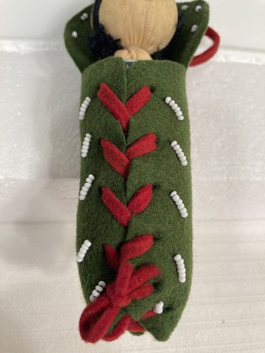 Vintage Zuni Fully Hand Beaded 4.5" Doll, Beaded Stitched Felt Papoose Doll - Picture 17 of 18