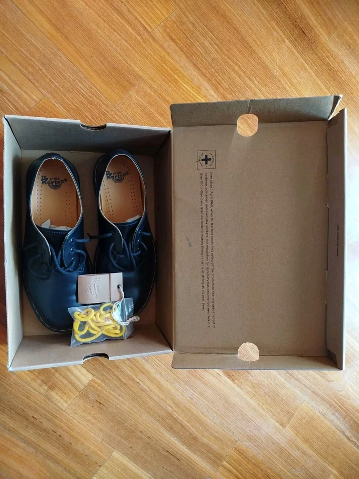 Dr Martens 1461, foto 1 di 5