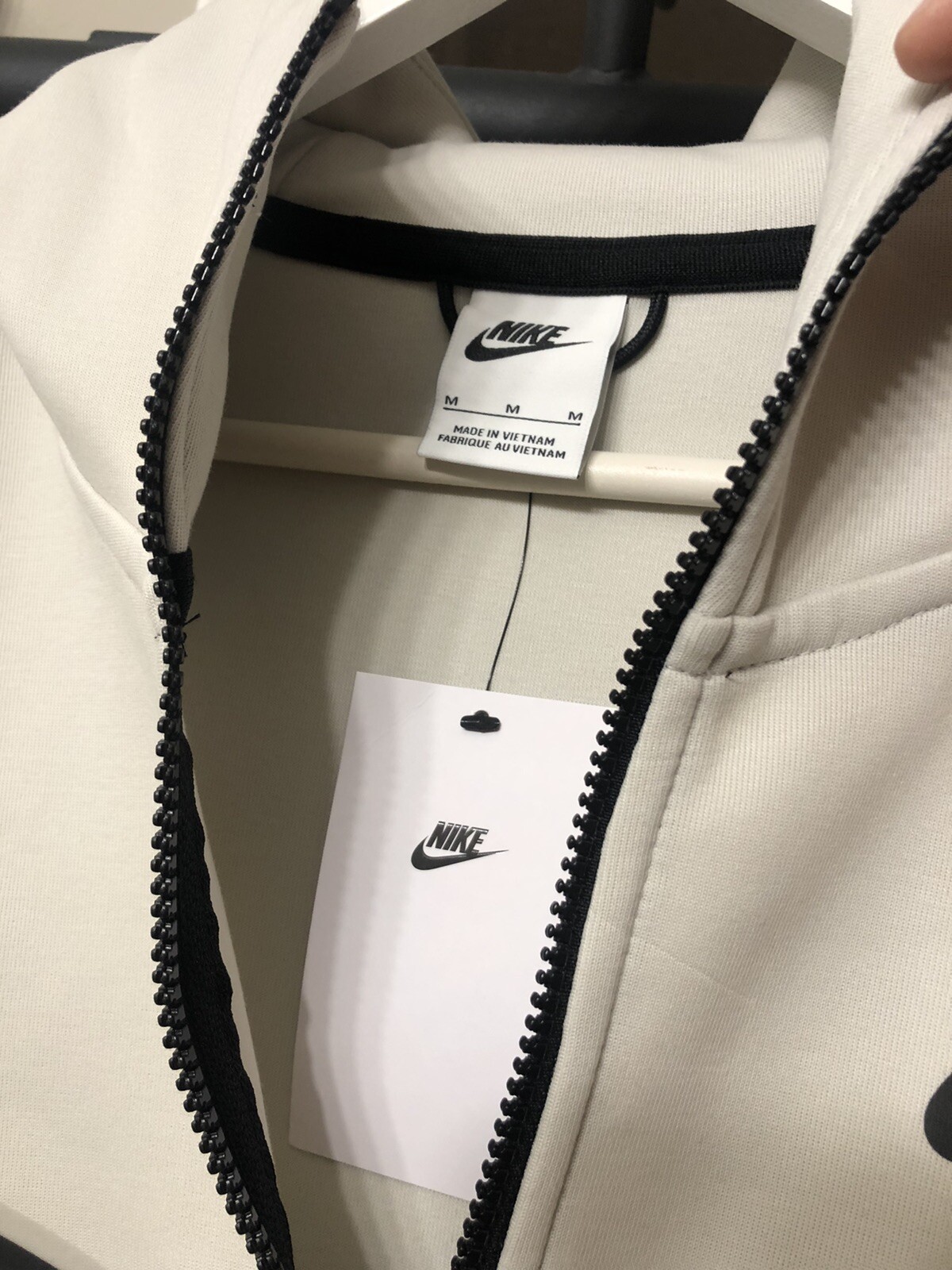 Nike Sportswear Tech Fleece Hoodie Light Bone/Black Mens Size M CU4489-072  RARE | eBay