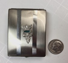 Pretty Early and Tiny Combination Compact Applied Jewels on Top