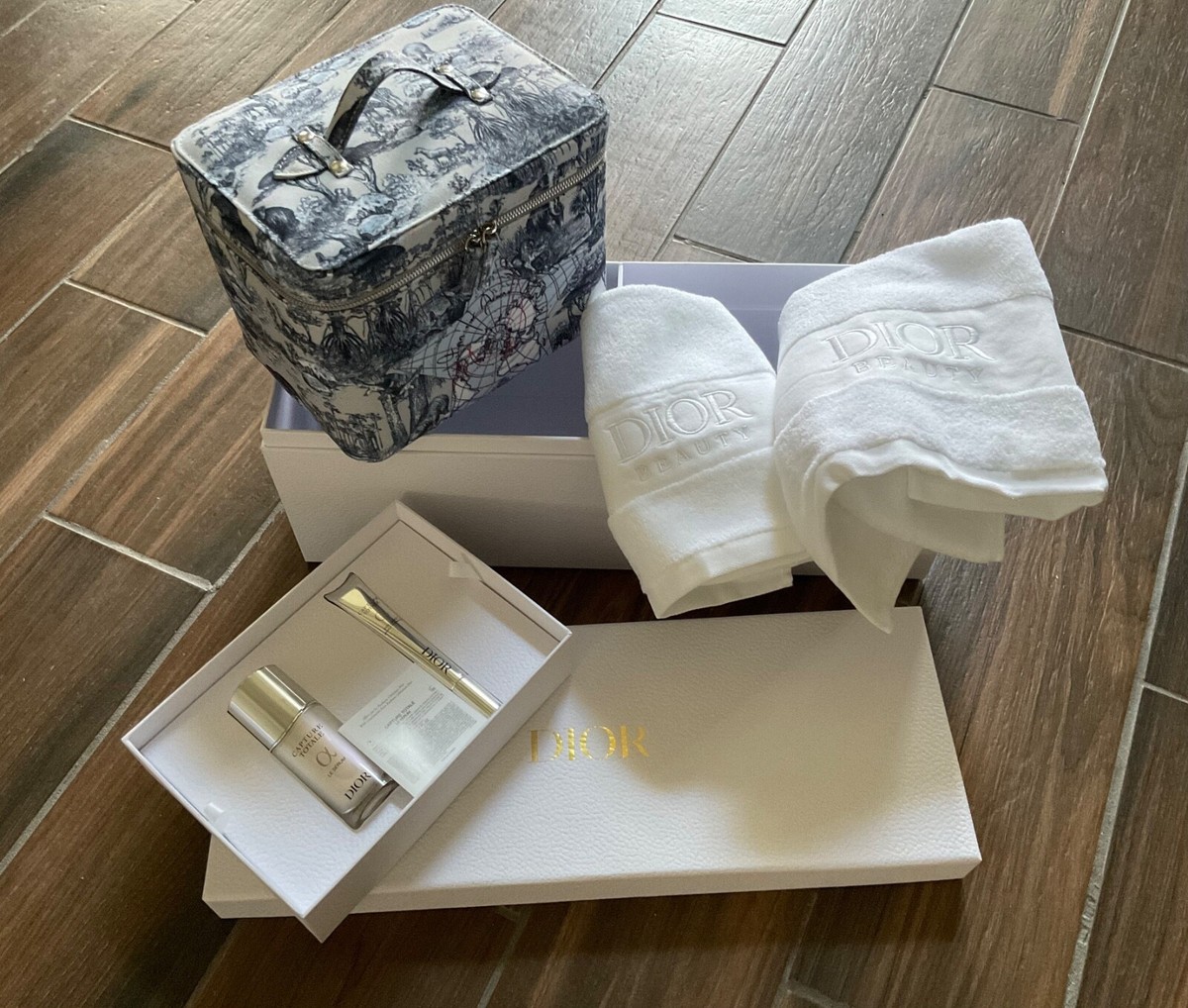 Dior Platinum Gift Set Skincare Vanity Case Le Serum Wrinkle