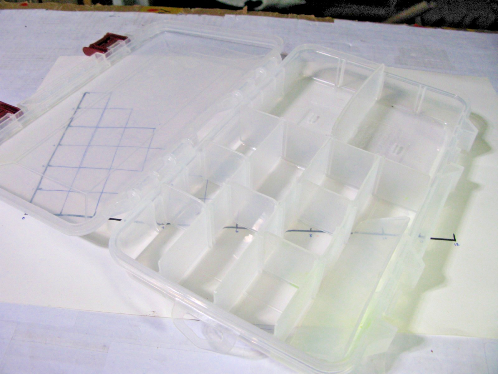 Plano Clear Plastic Tackle Box 3650N, 12 Cmptmts, 11"x7 1/4"x1 1/2"-New(unused?)