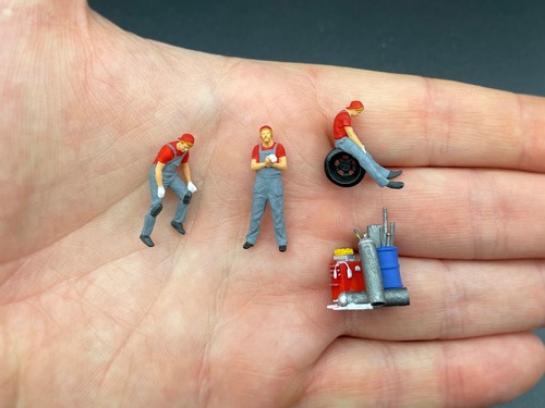 Car Mechanics. Miniature Human Figure Sets. 1:64 Scale - Picture 6 of 6
