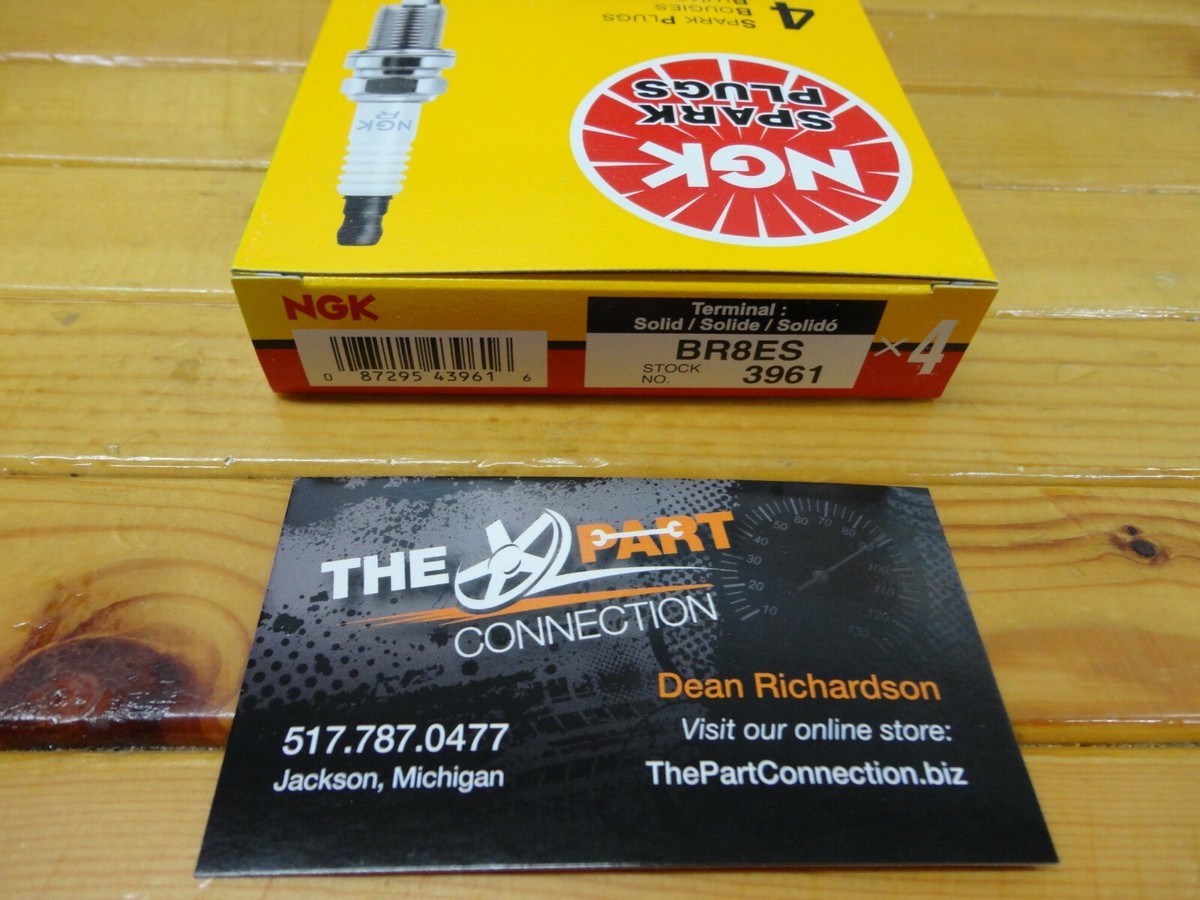 NGK BR8ES SPARK PLUGS NGK #3961 BRAND NEW BOX OF 4 SOLID TOP DON'T