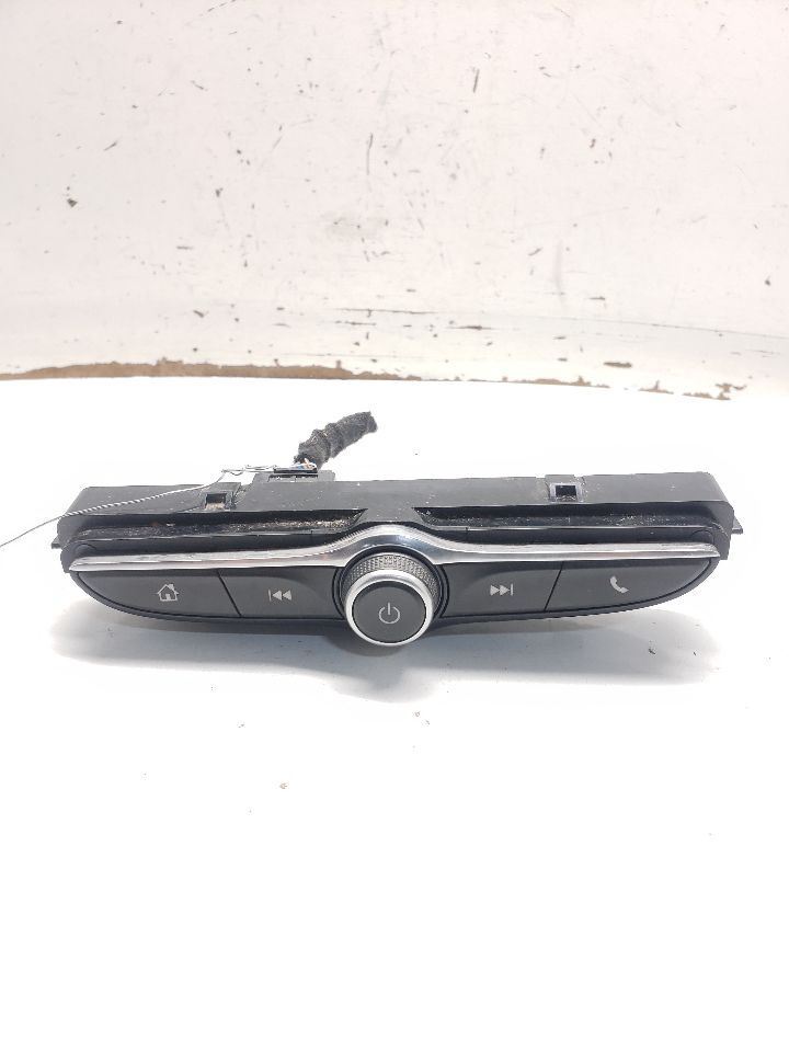 18-19 GMC Terrain Audio Radio Control Panel ID 84237724 1261337