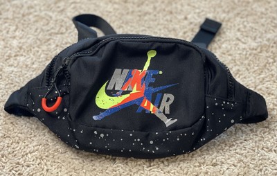 small nike pouch