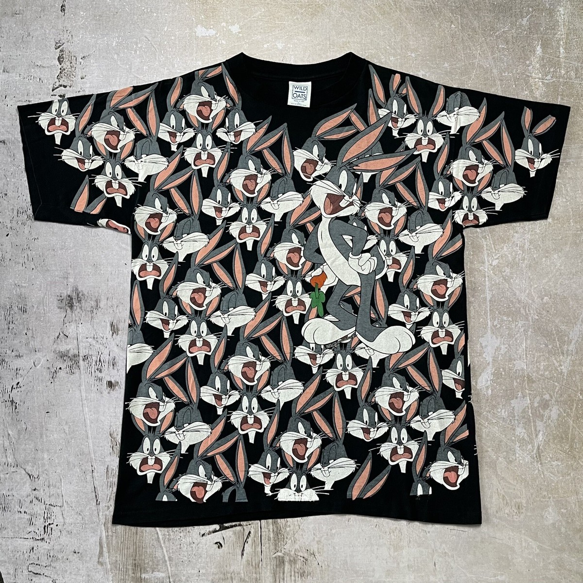Vintage 1992 Bugs Bunny Looney Tunes AOP T-shirt (size XL) Wild