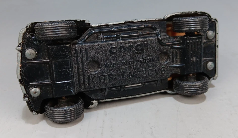 Vintage Corgi Citroen 2CV6 Plastic Base England - Image 4 of 4