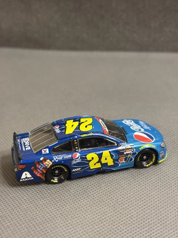 ***RARE*** LOOSE Jeff Gordon 2014 Pepsi Real Big Summer 1/64 Diecast - Image 2 of 4