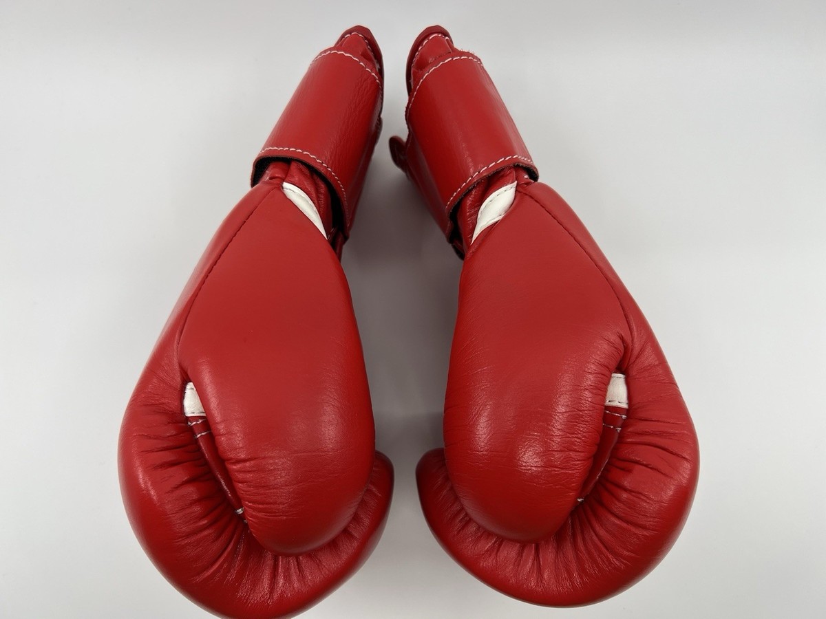 Winning Boxing Gloves 8oz MS-200B Red Professional Tape type