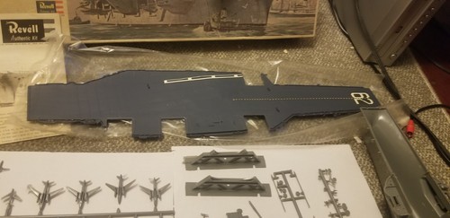 Vintage Revell 1965 release, U.S.S. INDEPENDENCE, partially built.. ?complete? - Picture 5 of 14