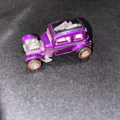 HOT WHEELS REDLINE CLASSIC '32 FORD VICKY MAGENTA / PURPLE