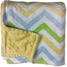Manta Bebé Nuby Chevron Amarillo Blanco Verde Azul ZIg Zag Minky Dot Lovey Unisex