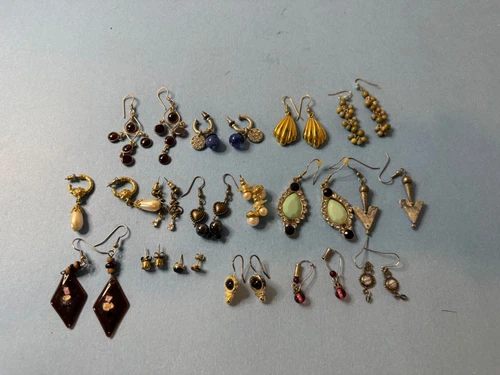 Lot Of 16 Piece Vintage Costume Jewelry Earrings For Pierced Ears