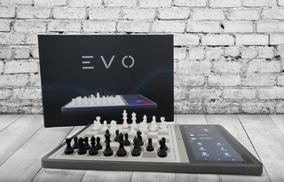 Chessnut Evo