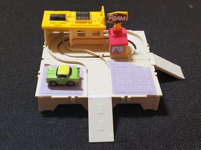Micro Machines Travel City Car Wash Playset w/Chevy Bel Air - 1988 Vintage