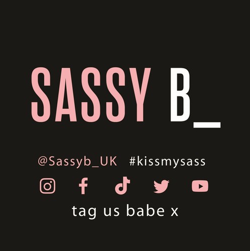 Par de fundas de almohada reversibles Sassy B ""Qué tal no"" o "Stay In Go Out"" negras - Imagen 11 de 21