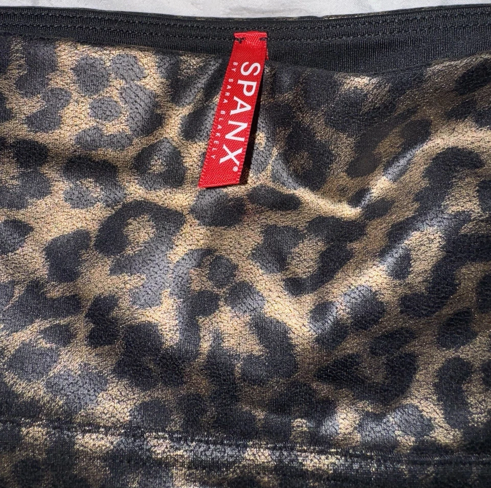 Pantalones Cortos de Motociclista SPANX Imitación Cuero Leopardo Estampado Animal Cintura Alta Pequeños Foto 4 de 4