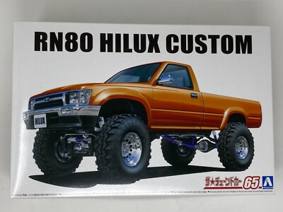 Aoshima 1/24 Scale Toyota RN80 Hilux Long Head Lift Up 1995