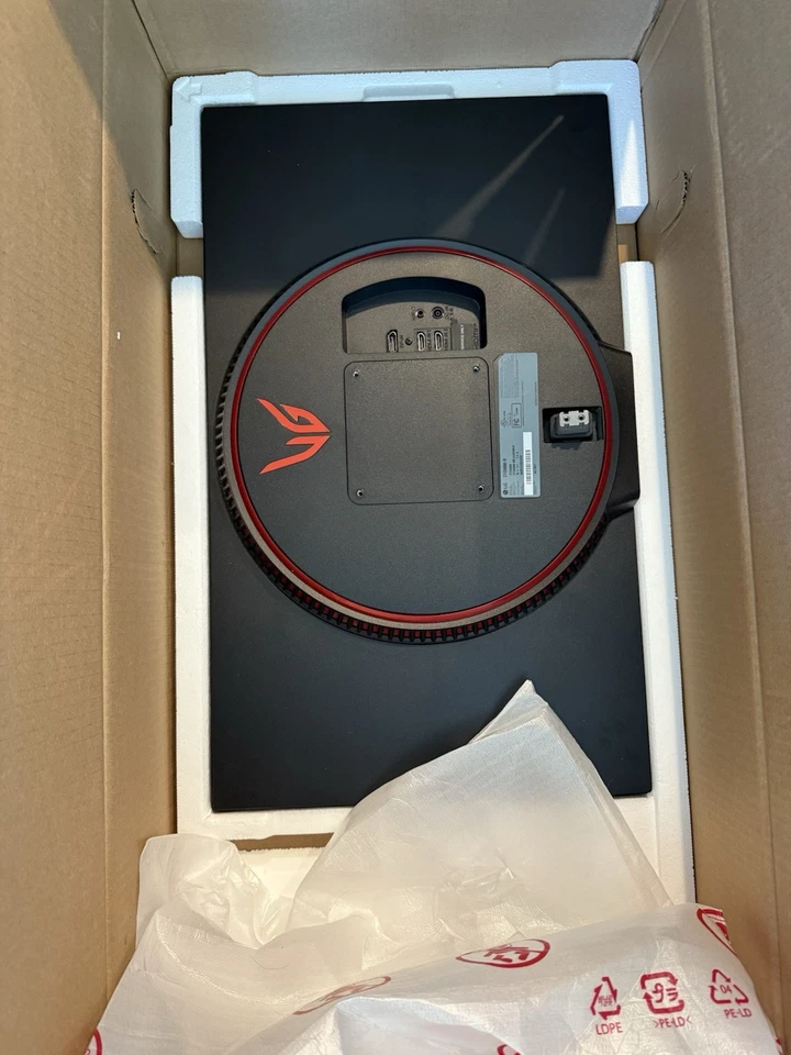 Monitor para juegos LG 27GN800 27” UltraGear QHD IPS Foto 2 de 4