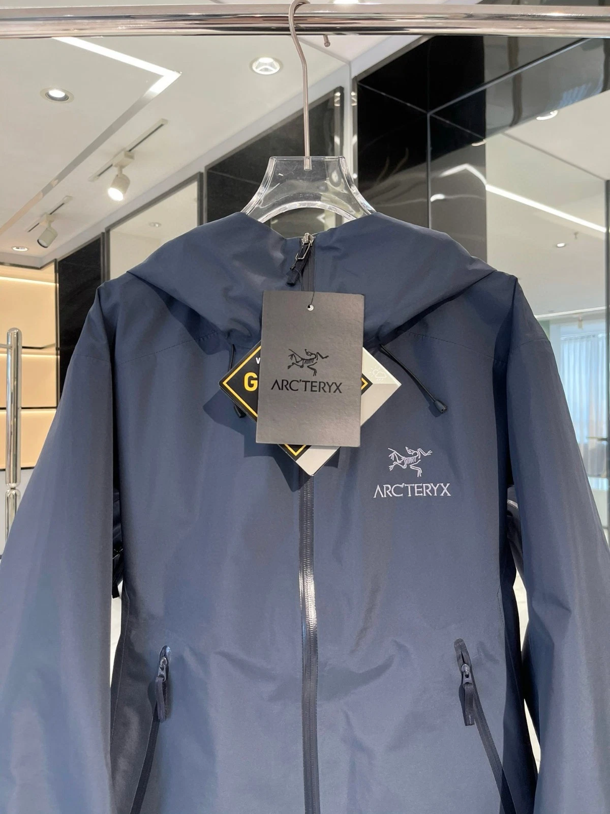 Fashion ARC Beta LT Coat Waterproof Camping Outdoor Blue Travel Jackets - product detail image 3