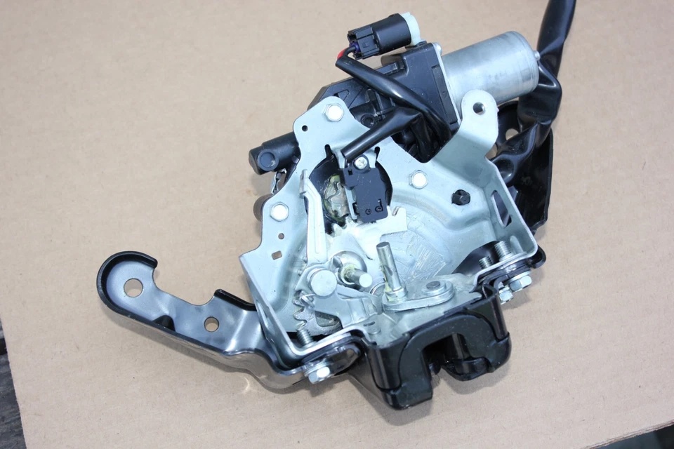 LEXUS RX350 RX450H PUERTA TRASERA PUERTA LEVADIZA MOTOR ELÉCTRICO BLOQUEO PESTILLO ACTUADOR FABRICANTE DE EQUIPOS ORIGINALES 2016-22 Foto 2 de 4