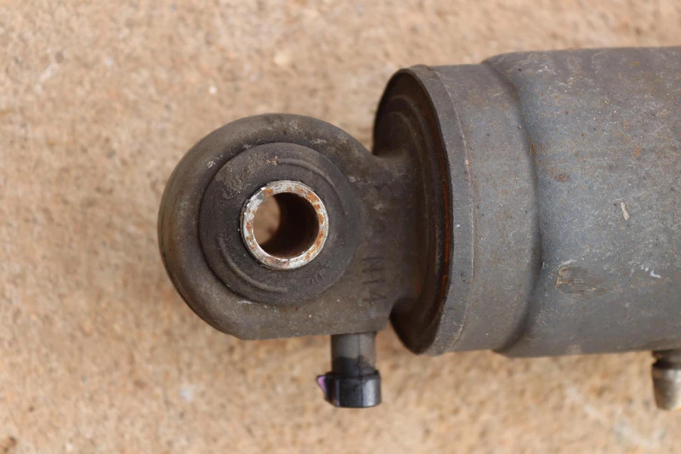 GMC YUKON XL 1500 2011-2014 4x4 suspensión trasera derecha amortiguador puntal OEM Foto 2 de 4