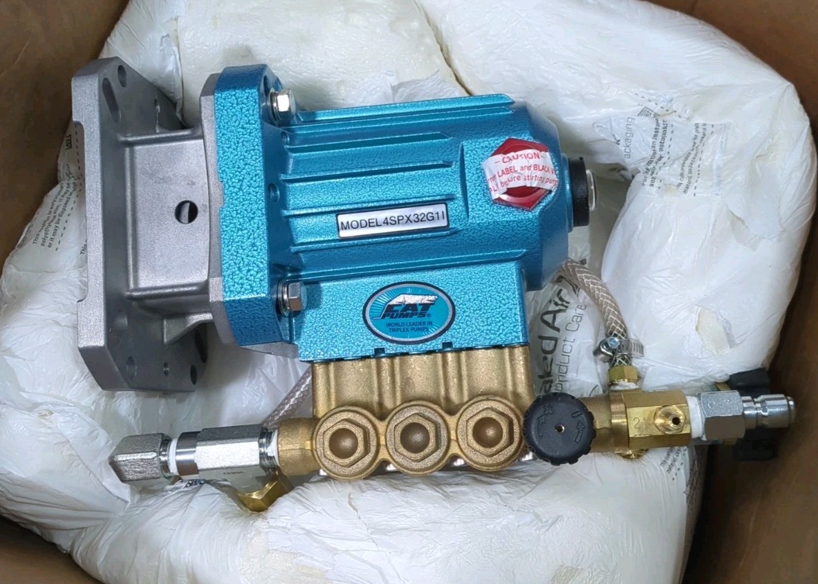 NorthStar Pressure Washer Pump Assembly - Cat Pumps 4SPX32G1I - 3200 PSI NOB