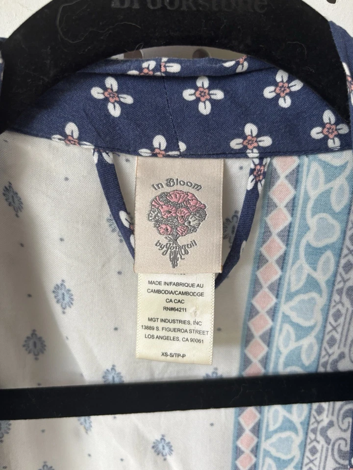 Bata corta envolvente In Bloom By Jonquil kimono floral boho geo para mujer XS/S Foto 3 de 4