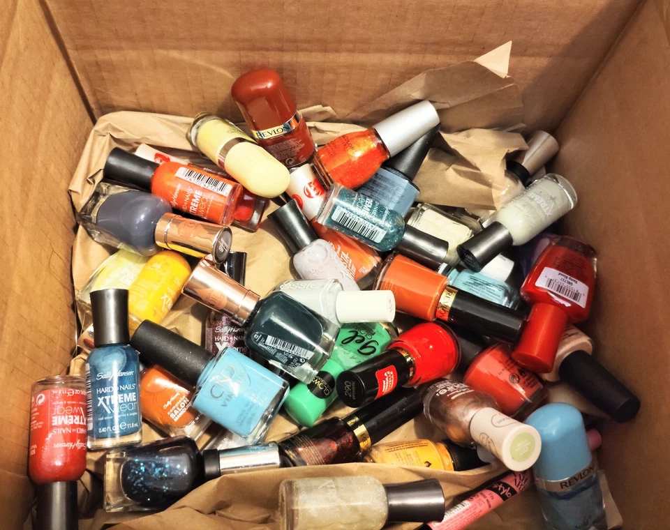 LOTE surtido de 25 esmaltes de uñas, Sally Hansen, CND, Revlon y más SIN DUPS Foto 3 de 3
