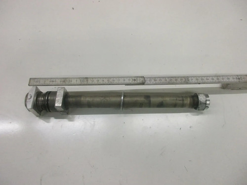 Kawasaki ZX-6 R ZX 600 R Bj.09 Steckachse hinten 25 mm Achse Hinterrad Felge