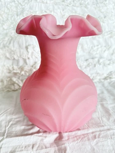 Vintage Fenton Pink Satin Glass Ruffle Drapery 8" Vase Beautiful!