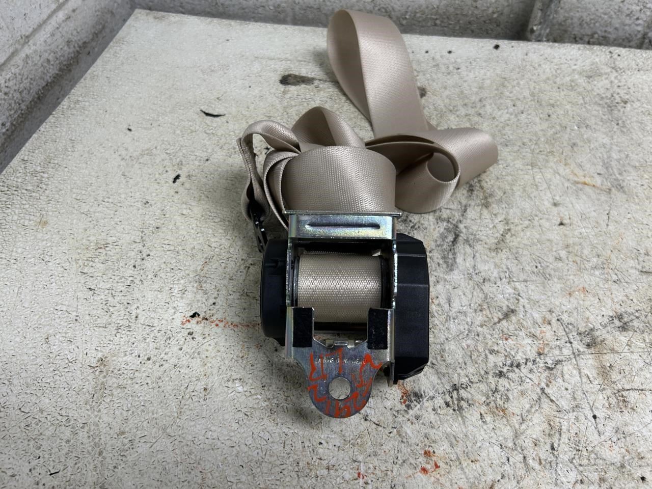 2022 MASERATI LEVANTE Driver Left Side 2nd Row Rear Tan Seat Belt OEM