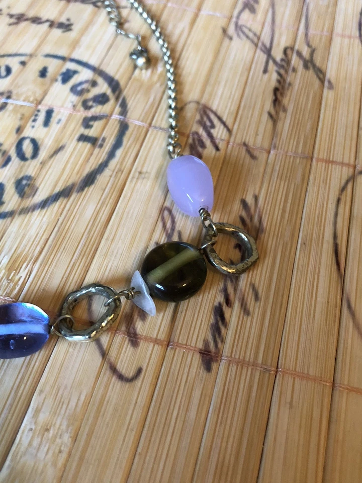 Collar Colgante Lia Sophia Púrpura Verde Ojo de Tigre Cuentas Piedra Oro Latón Firmado Foto 3 de 4