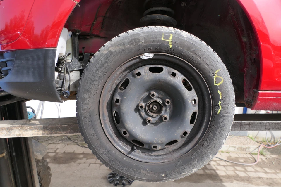 2x Polo 6R 9N Ibiza Felgen 185/60 R14 T Winterreifen M+S 6jx15 ET38 Reifen ca6mm - Bild 2 von 3