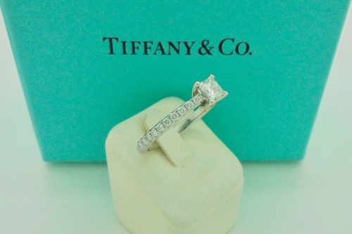 Authentic Tiffany & Co. Novo 0.26ct Princess Diamond Engagement Ring US5 $5,100 - Picture 4 of 11