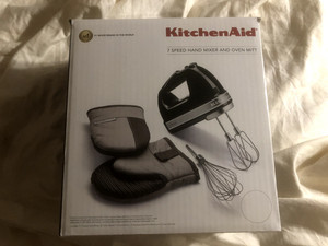 KitchenAid 7-Speed  versatile hand mixer and Oven Mitt KHM7210POB - onyx black