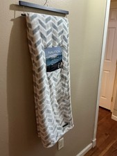 NAUTICA HOME OVERSIZED ULTRA SOFT PLUSH THROW (50" X 70") - NEW