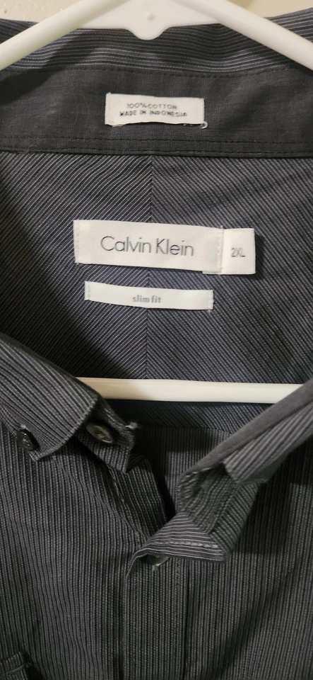 Camisa de vestir Calvin Klein para hombre 2XL abotonada SLIM FIT. Gris carbono. ¡Nuevo con etiquetas! Foto 3 de 4