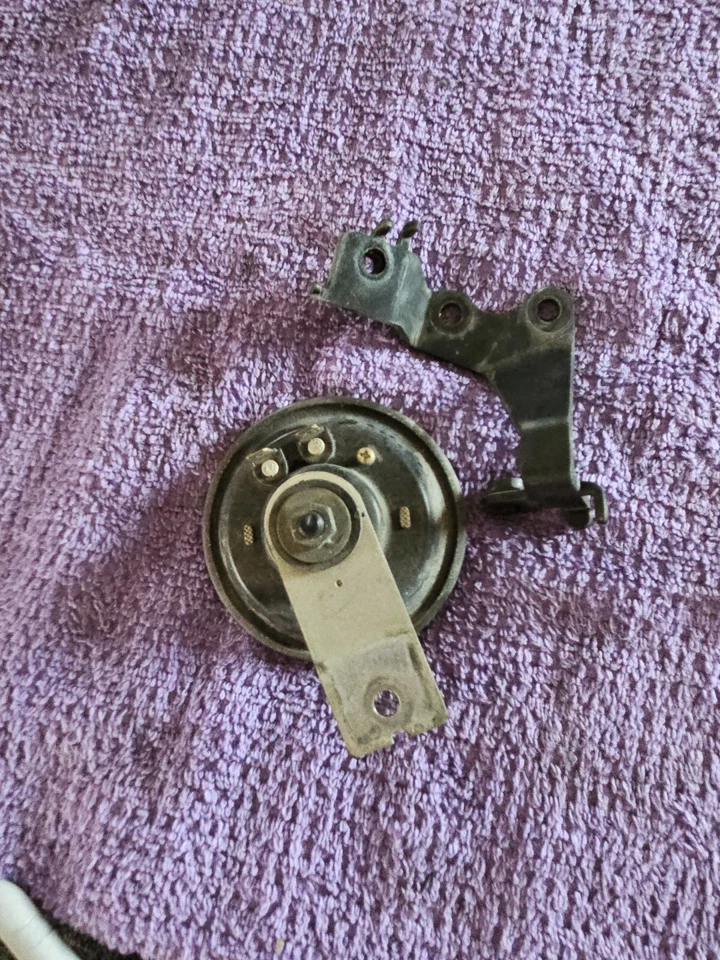 2004 YAMAHA YZF R1 SINAL DE BUZINA 4TH-83371-00-00 - Imagem 2 de 2