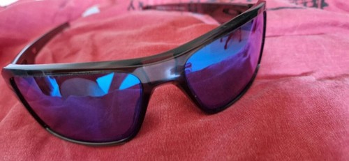 lunettes de soleil OAKLEY POLARISE   VALEUR  260 CEDER A 200 - Photo 5/6