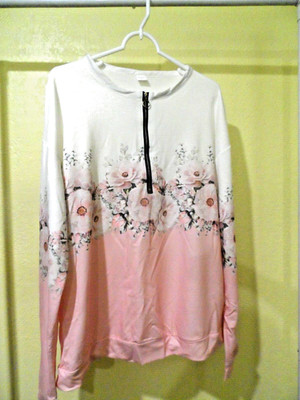 NEW - NEVER WORN - LADIES WHITE TOP WITH PINK ROSES - LARGE