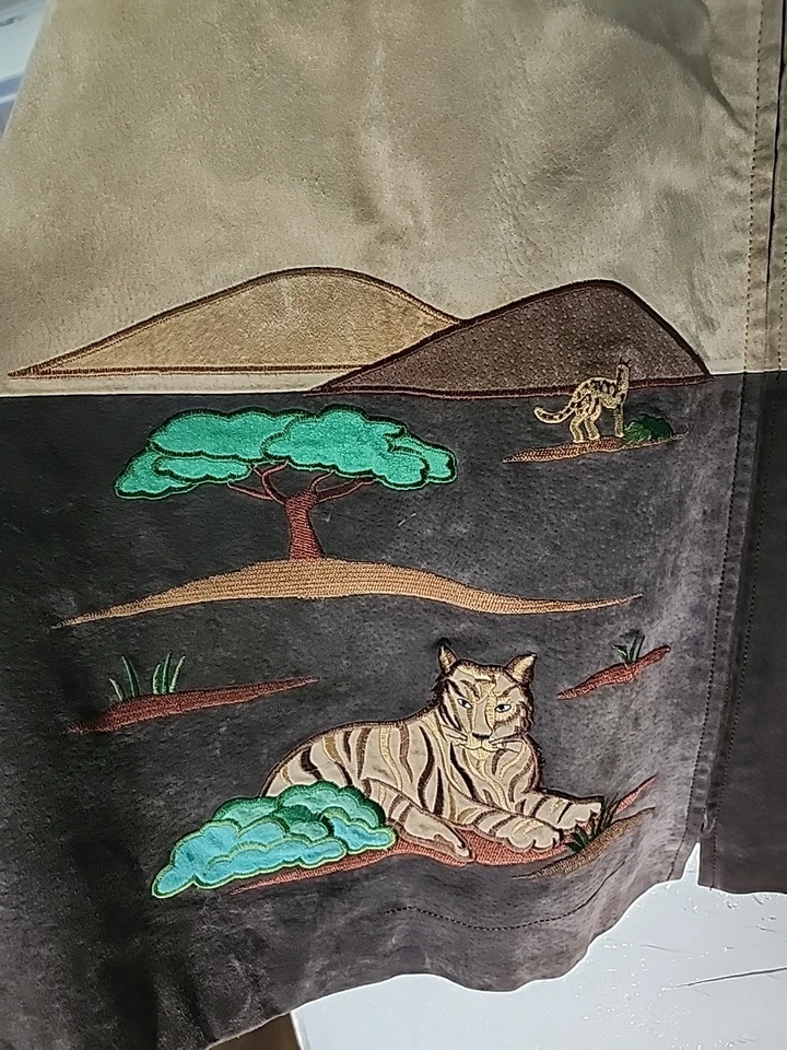 Chaqueta Quacker Factory Mujer 3x Elefante Tigre Safari Bordada Gamuza Cuero € Foto 4 de 4