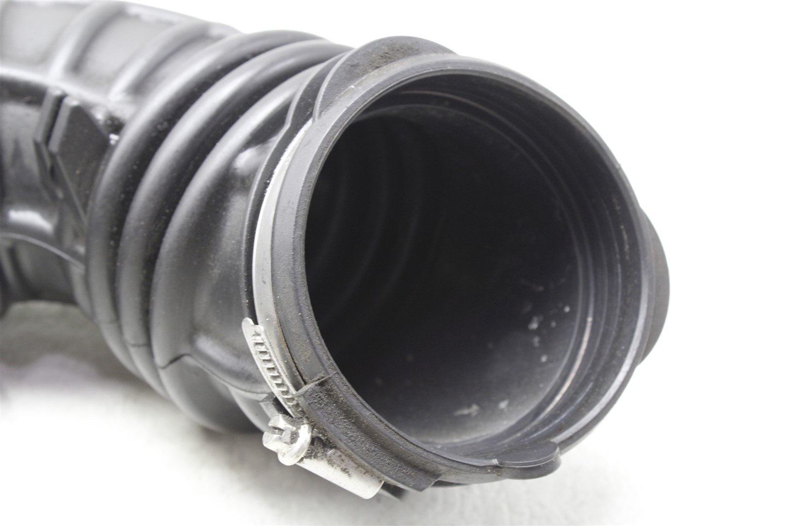 2020 Aston Martin Vantage Left Air Cleaner Intake Duct Pipe Hose Line 18-21
