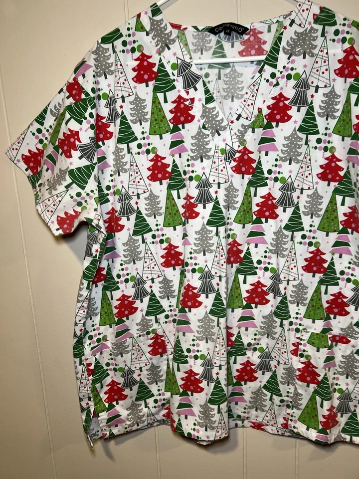 Blusa Médica Cassandra O Árbol de Navidad Vacaciones 2X Rojo Verde Blanco Rosa Foto 2 de 4