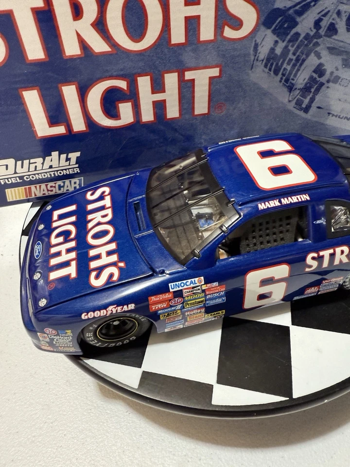 Mark Martin 6 Stroh’s Light 1989 Team Caliber Vintage Series 1/24 Nascar Diecast - Image 4 of 4