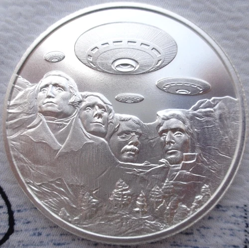 1 oz. 2023 UFO'S over MOUNT RUSHMORE New Back alien round .999 fine silver