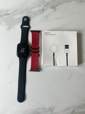 Apple watch series 5 nike 44mm Space Grey A2093 Mint Condition