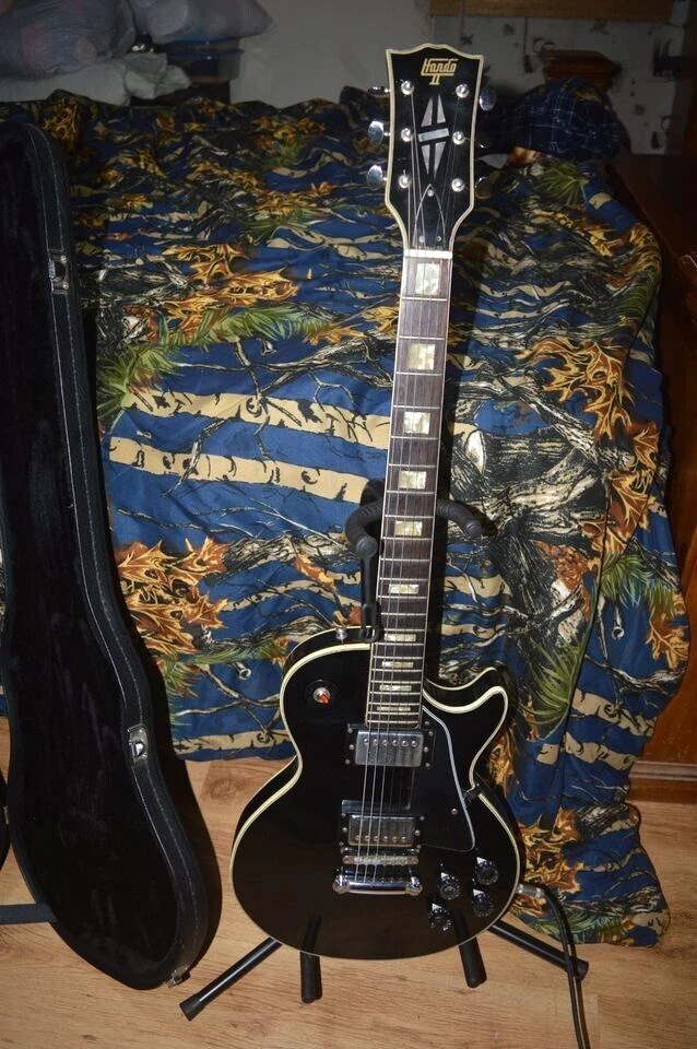 VINTAGE 70s HONDO 11 L.P Copy Electric Guitar Black with Hard