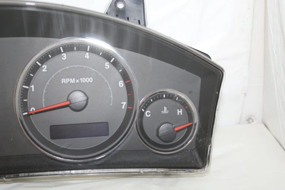Cuadro de instrumentos velocímetro medidores 06 Grand Cherokee Commander 119.691 millas Foto 4 de 4